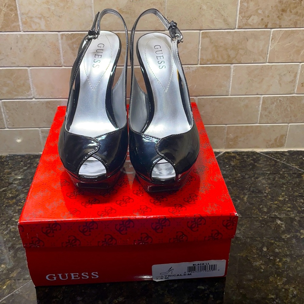 Guess patent leather black heels